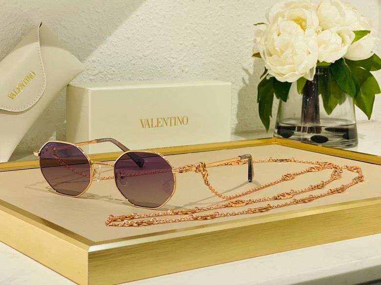 Picture of Valentino Sunglasses _SKUfw47394398fw